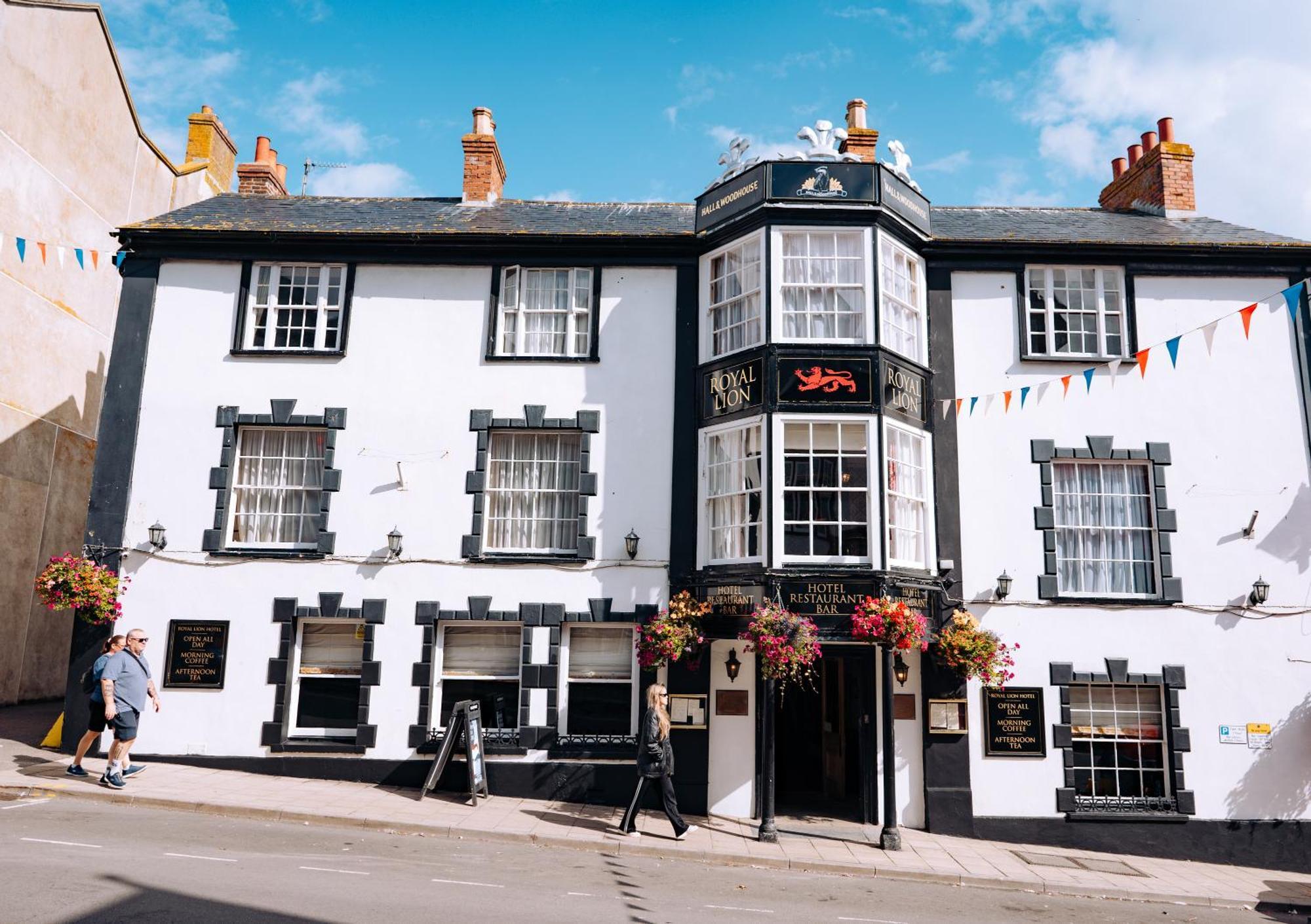 The Royal Lion Hotel Lyme Regis Bagian luar foto